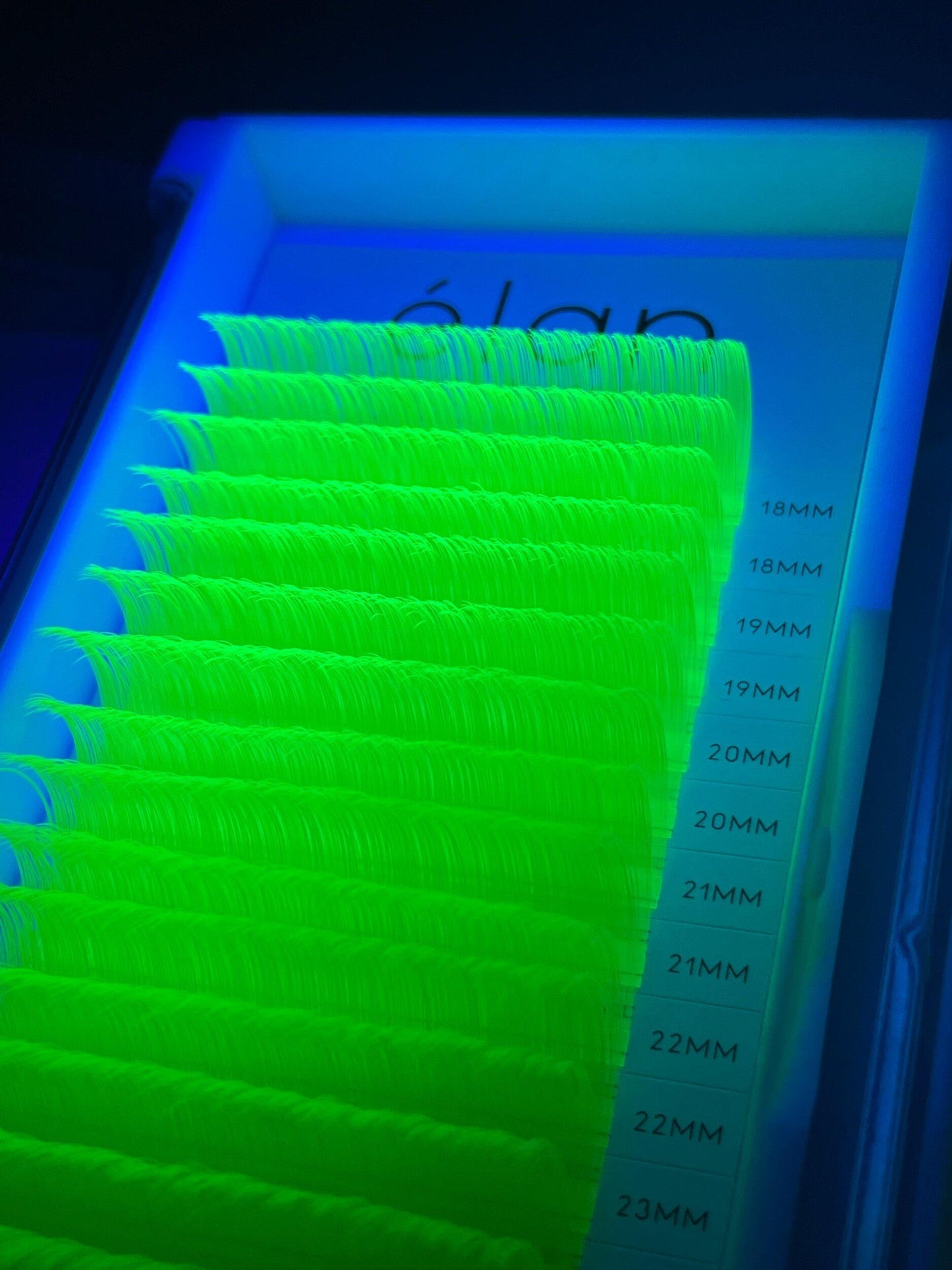 UV NEON 0.05 cashmere mink lashes